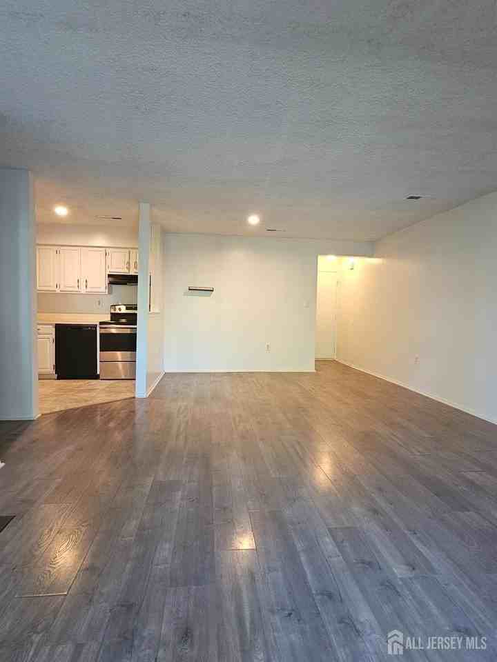 2307 Aspen Dr - Photo 3 of 25