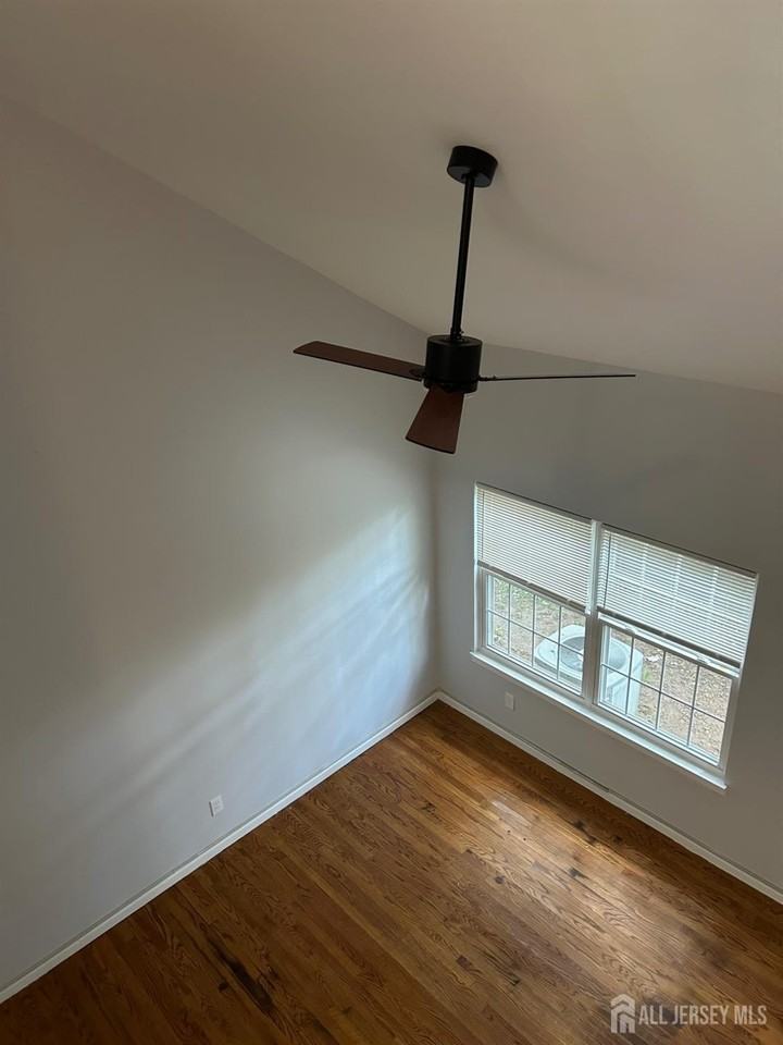 28 Renaissance Ln - Photo 5 of 12