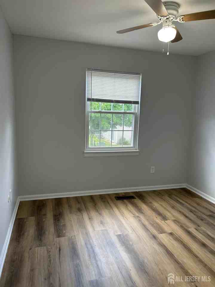 28 Renaissance Ln - Photo 7 of 12
