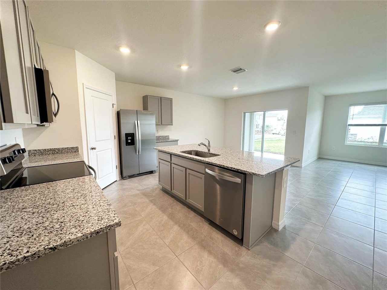 5105 Vecchio Ct - Photo 3 of 34