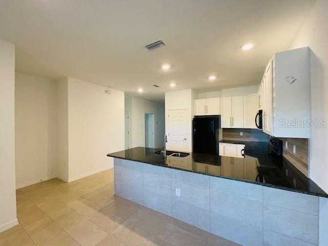 15 Crabtree Ct #B - Photo 3 of 18