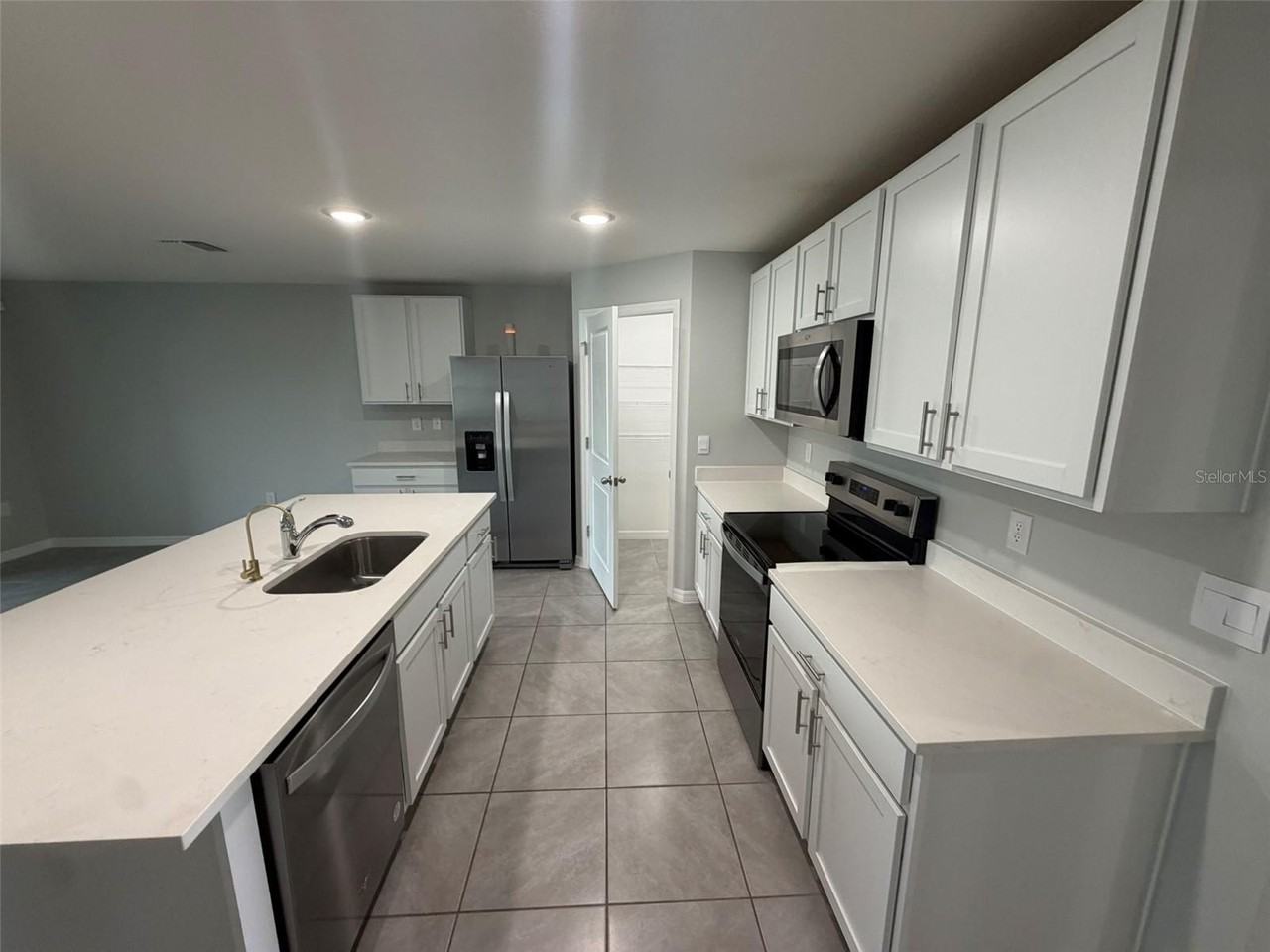 4703 Sw 85th Pl - Photo 4 of 29