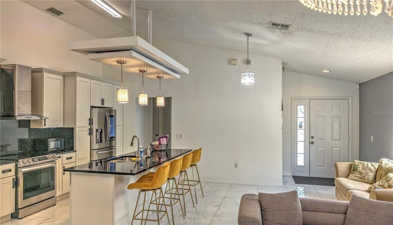 3087 Barbados Ln - Photo 4 of 14