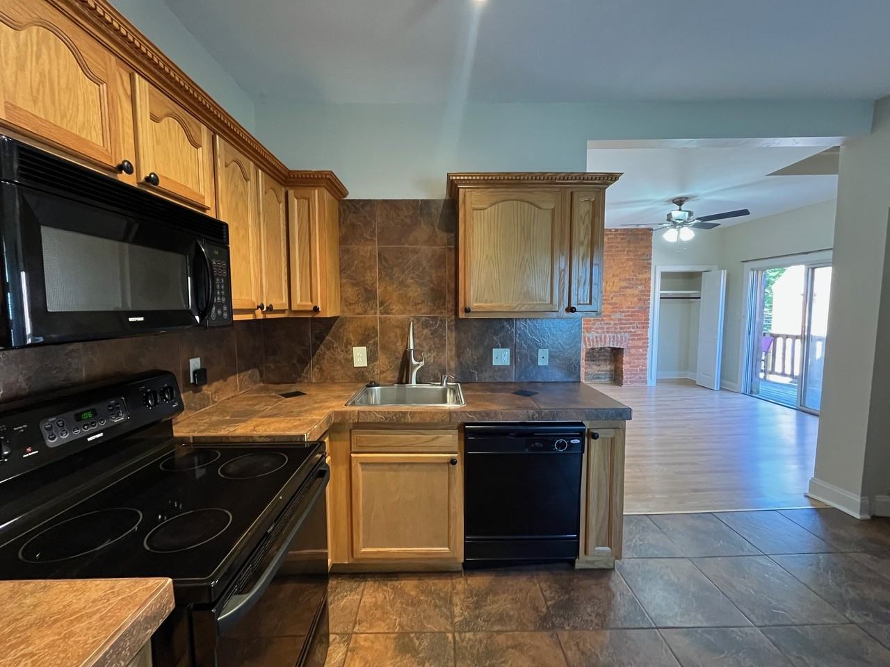 521 S Braddock Ave Apt 2r #2R - Photo 2 of 49