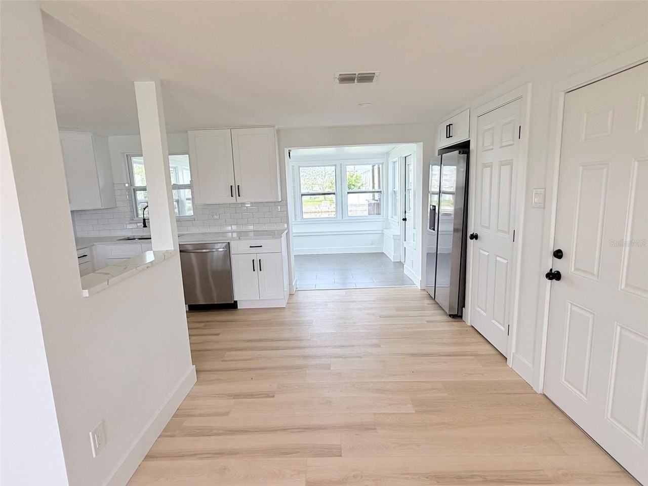 13617 Frances Ave - Photo 6 of 27