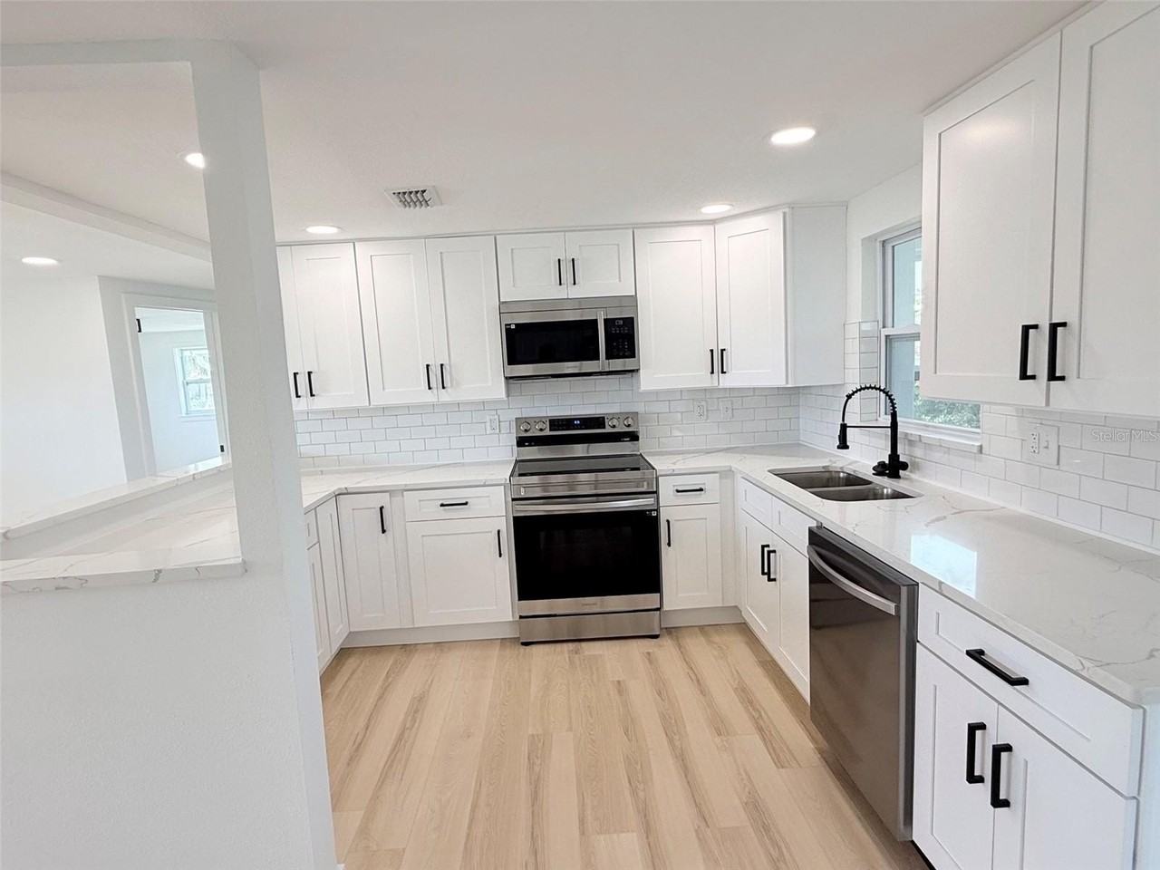 13617 Frances Ave - Photo 7 of 27