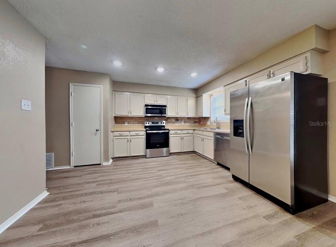 4276 Adolph Ave - Photo 3 of 11