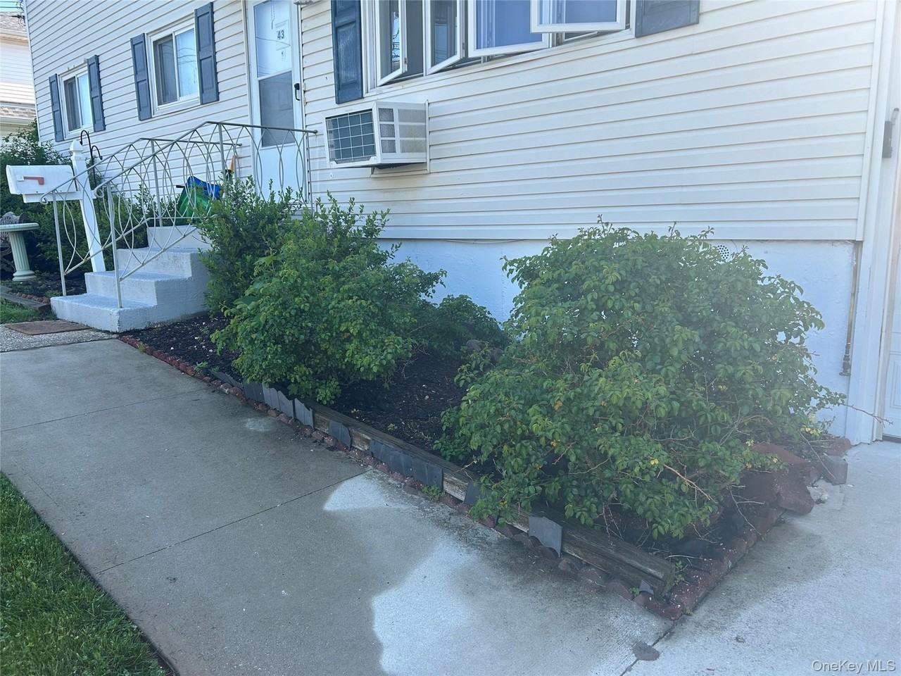 43 Guilford Park Dr #2ndFL - Photo 2 of 29