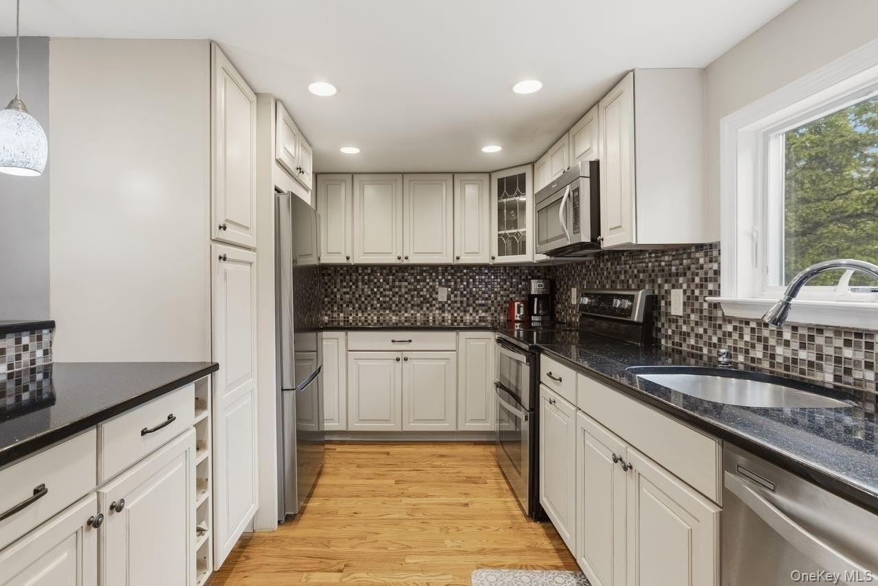 5 Adair Rd - Photo 3 of 36