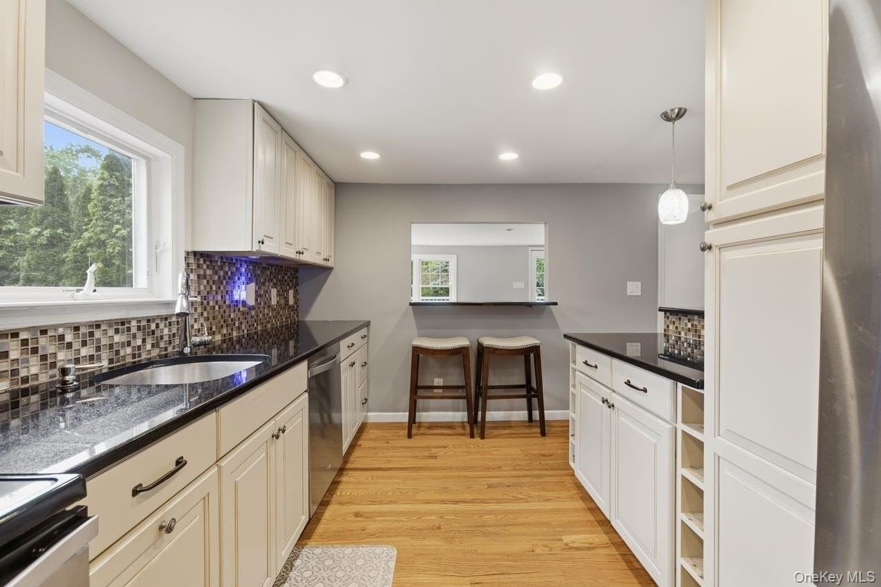 5 Adair Rd - Photo 4 of 36