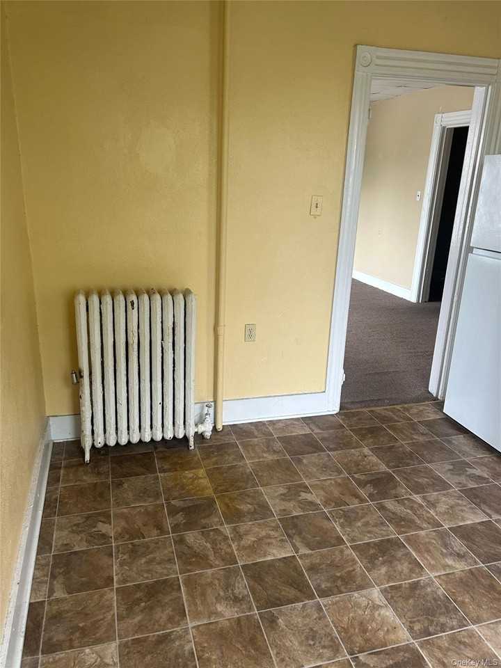 148 Clinton St #4 - Photo 3 of 7