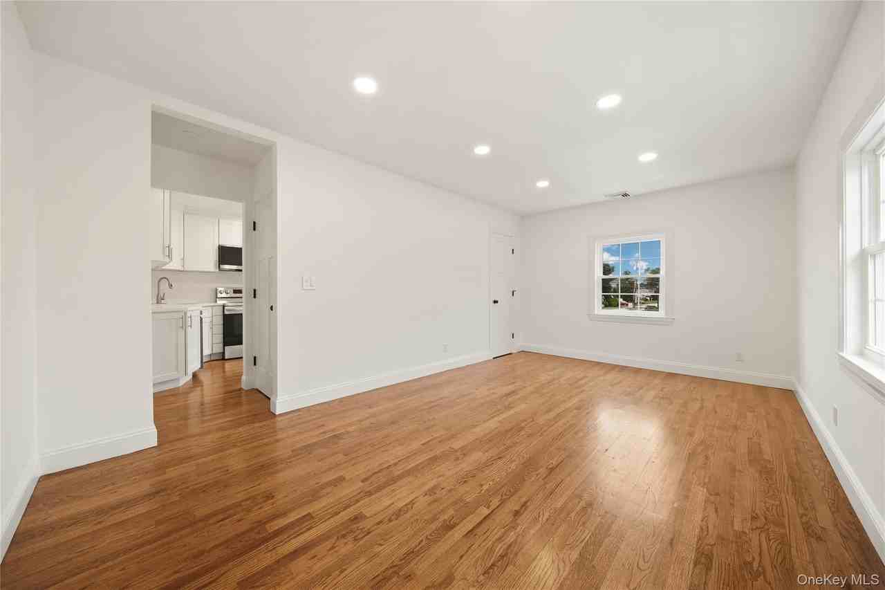 3914 Waverly Ave #2 - Photo 4 of 12
