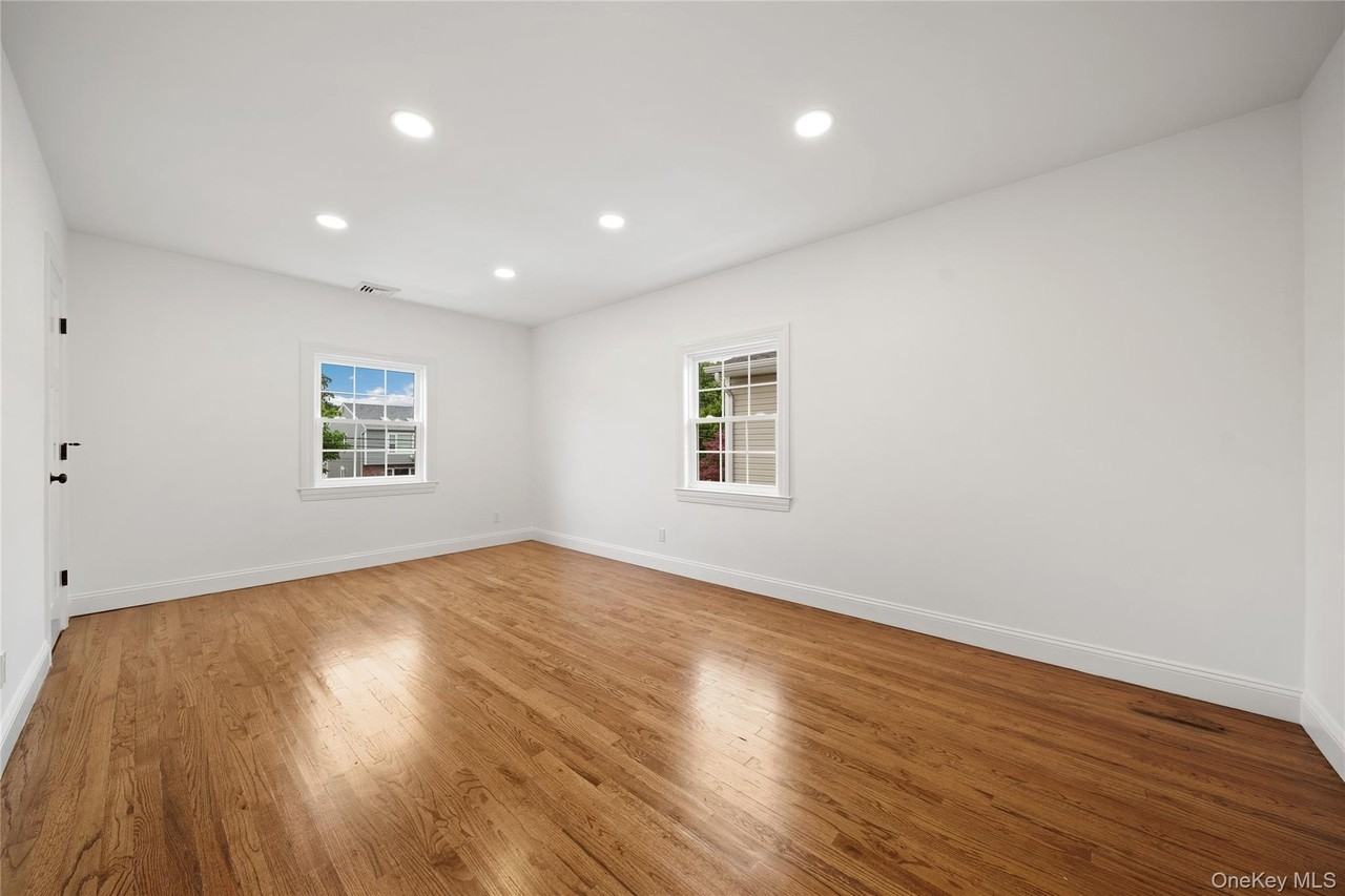 3914 Waverly Ave #2 - Photo 5 of 12