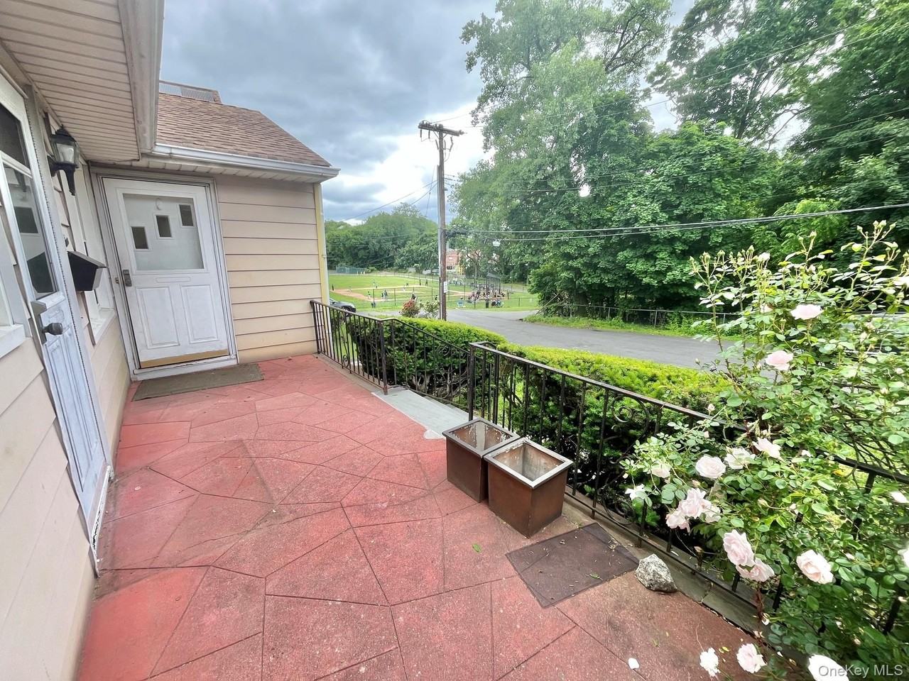 9 Ferndale Pl - Photo 2 of 18