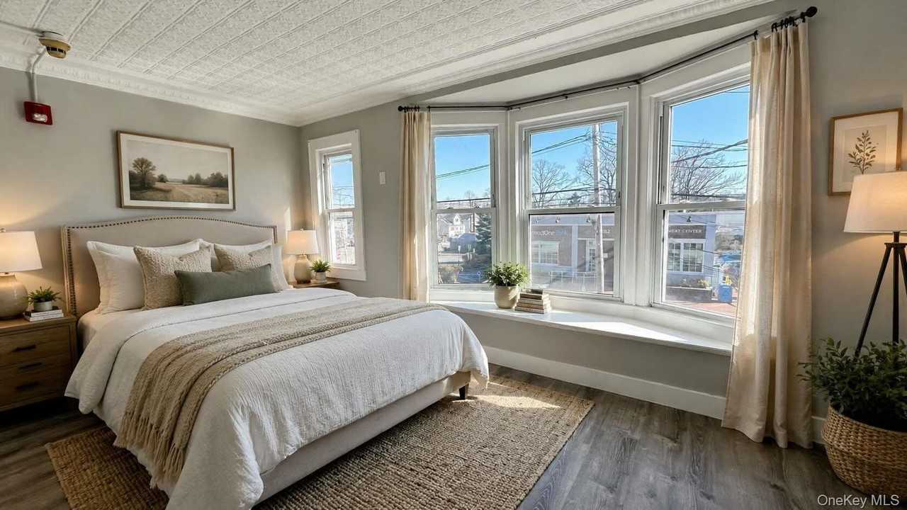 275 Bayville Ave #2W - Photo 5 of 8