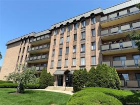 175 Maple Ave #4J - Photo 1 of 1