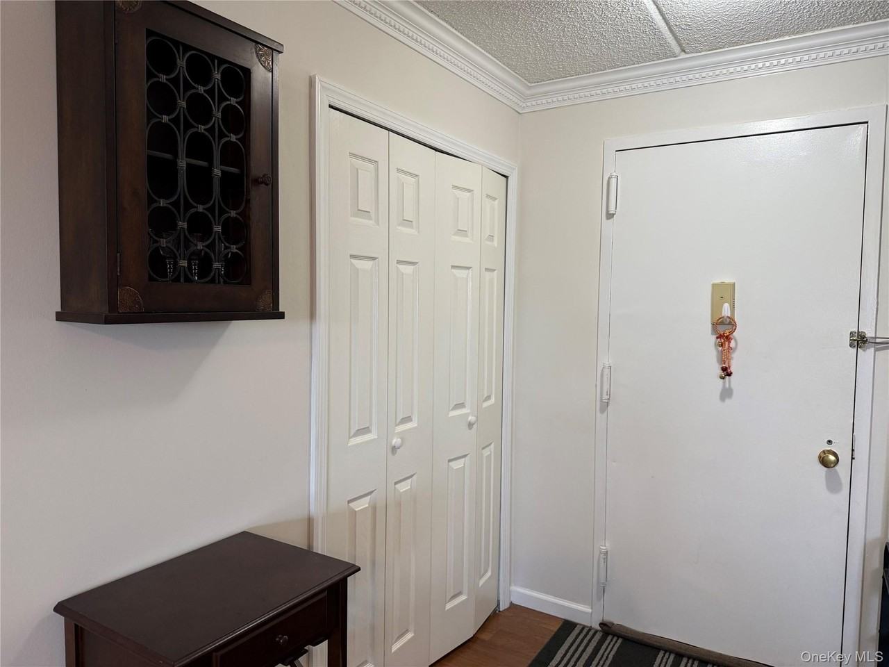 175 Maple Ave #4J - Photo 2 of 12