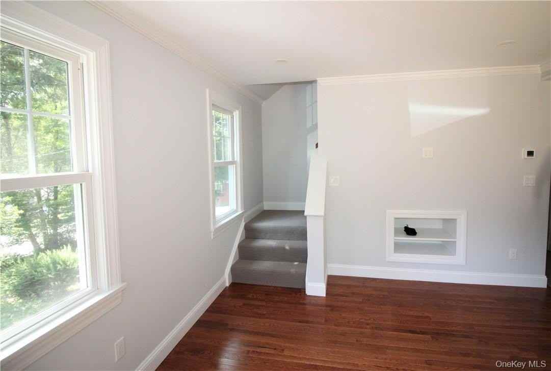 691 Long Pond Rd - Photo 6 of 32