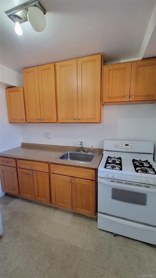 9707 63rd Rd #15B - Photo 4 of 13