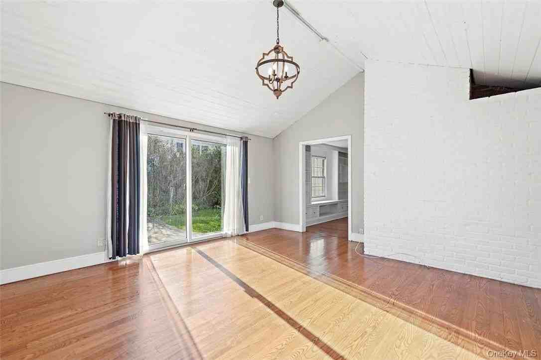 246 Mamaroneck Rd - Photo 6 of 35