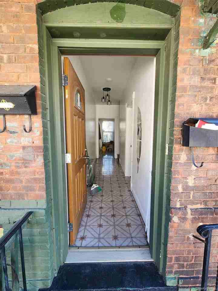 11 Coonley Ct - Photo 4 of 30