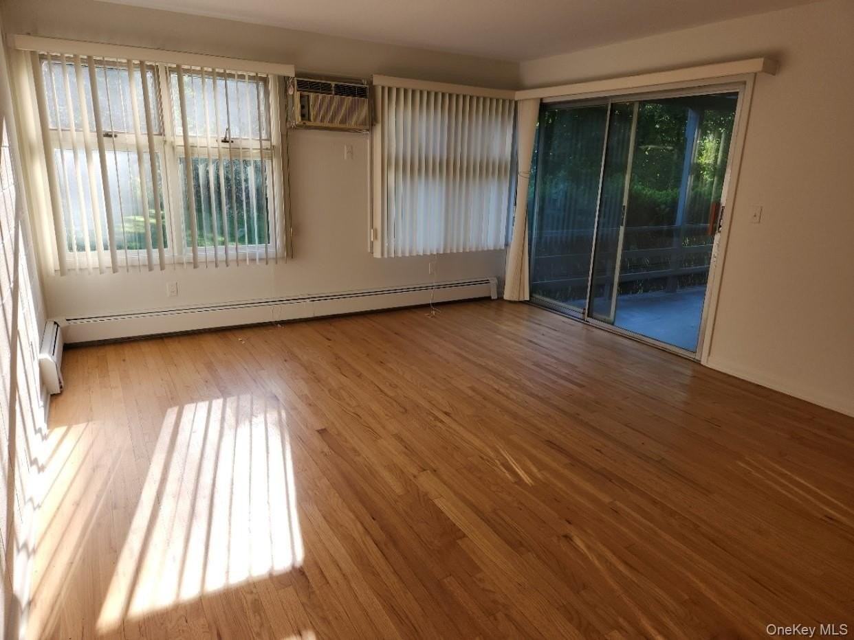 20 Locust St #1B - Photo 2 of 11