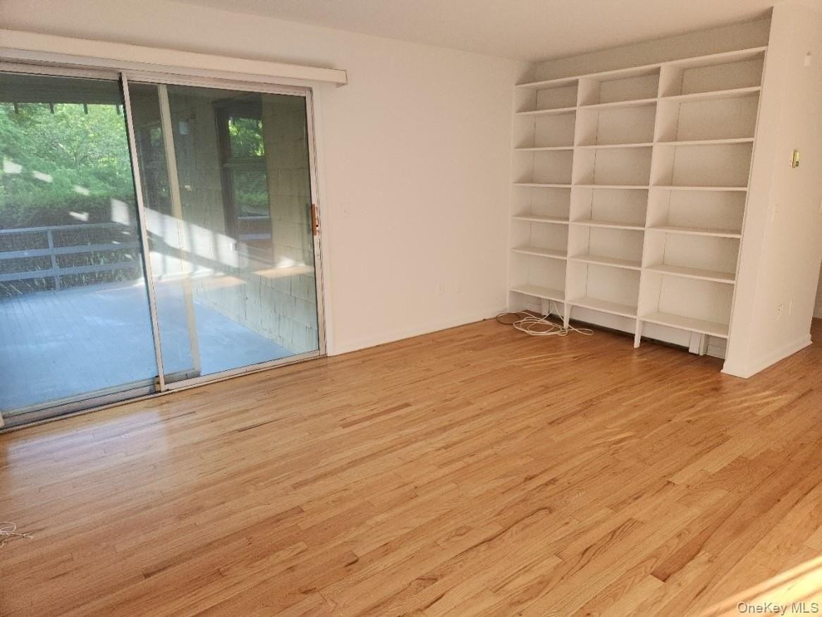 20 Locust St #1B - Photo 3 of 11