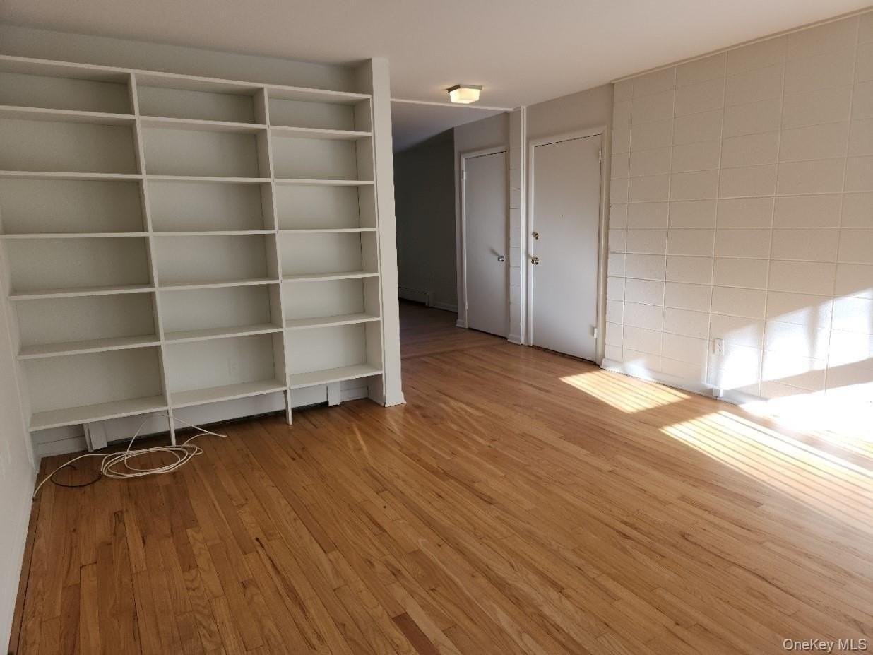 20 Locust St #1B - Photo 4 of 11