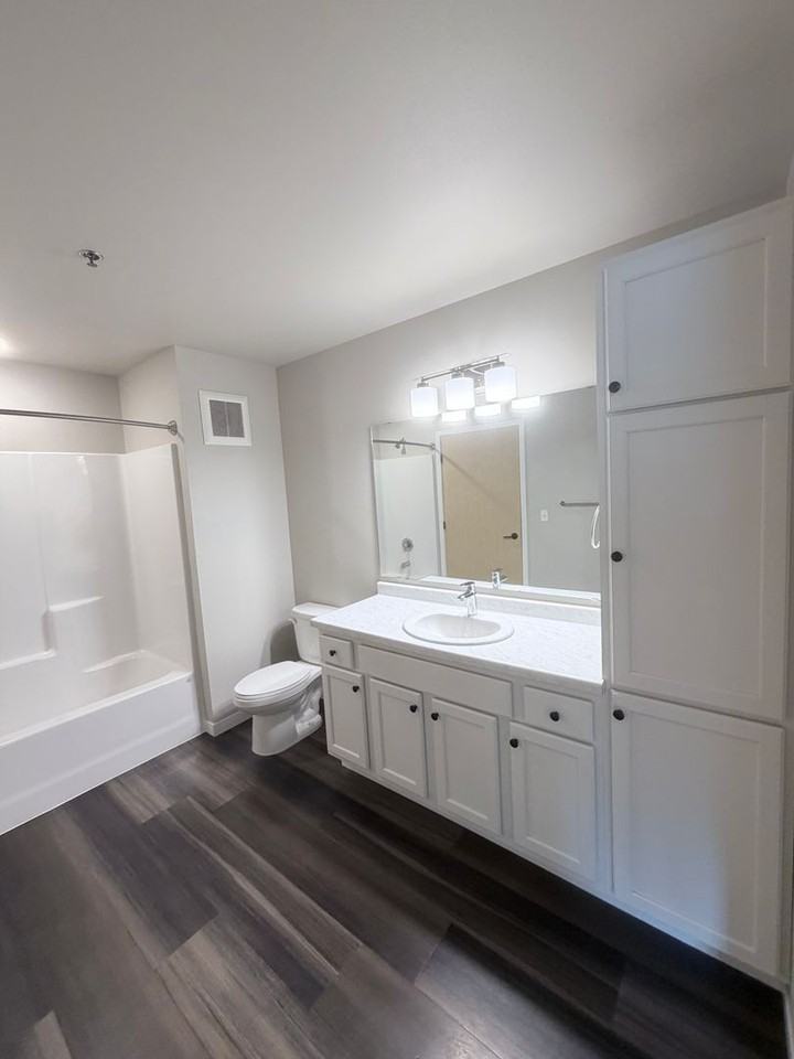 Midtown Apartments - Photo 3 of 31