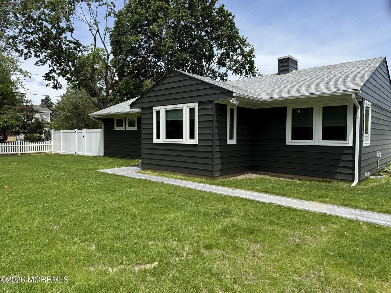474 Monmouth Rd - Photo 2 of 29
