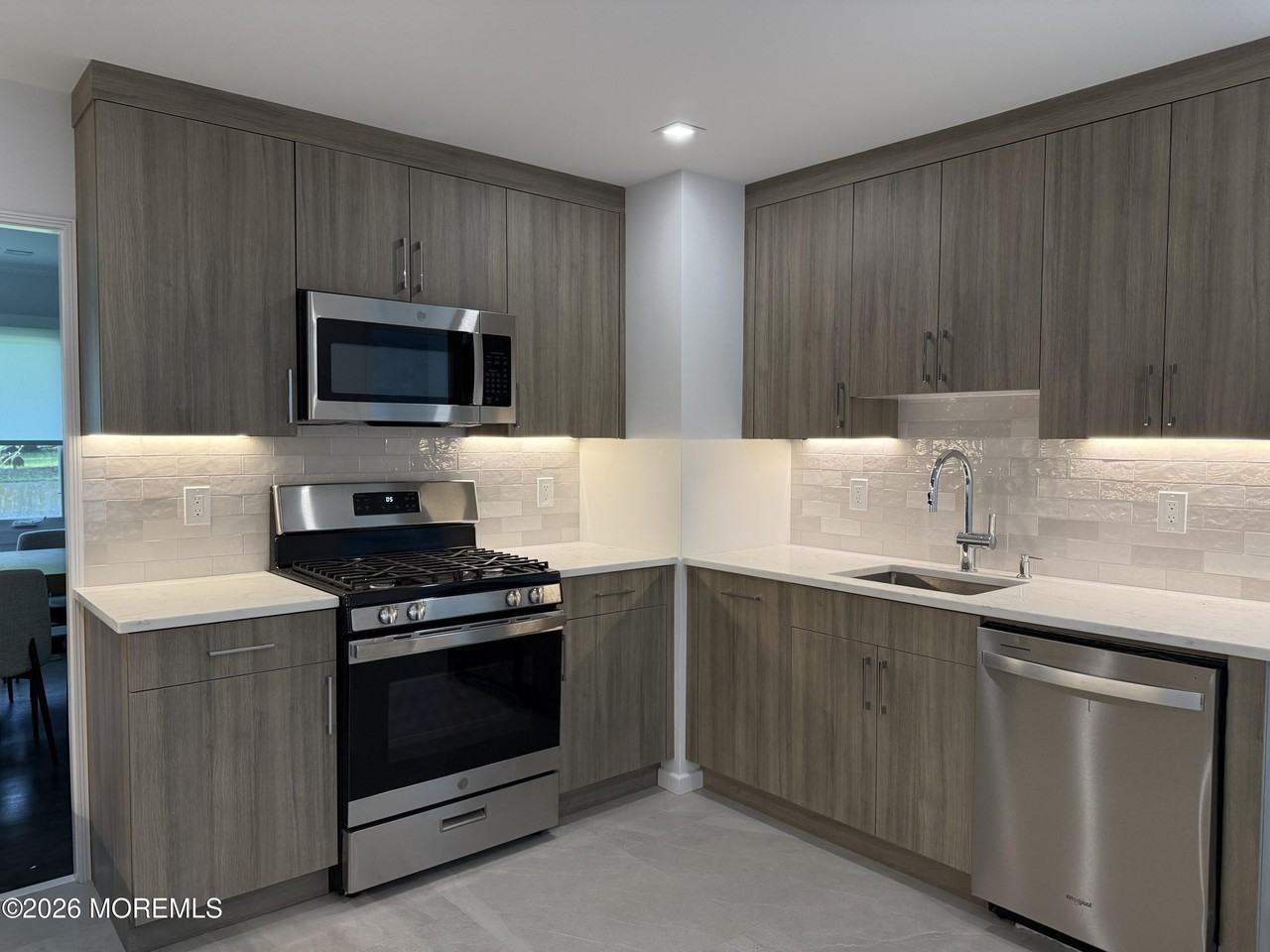 474 Monmouth Rd - Photo 7 of 29
