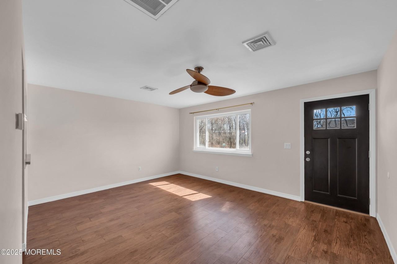 3118 Glasgow Ave - Photo 7 of 31