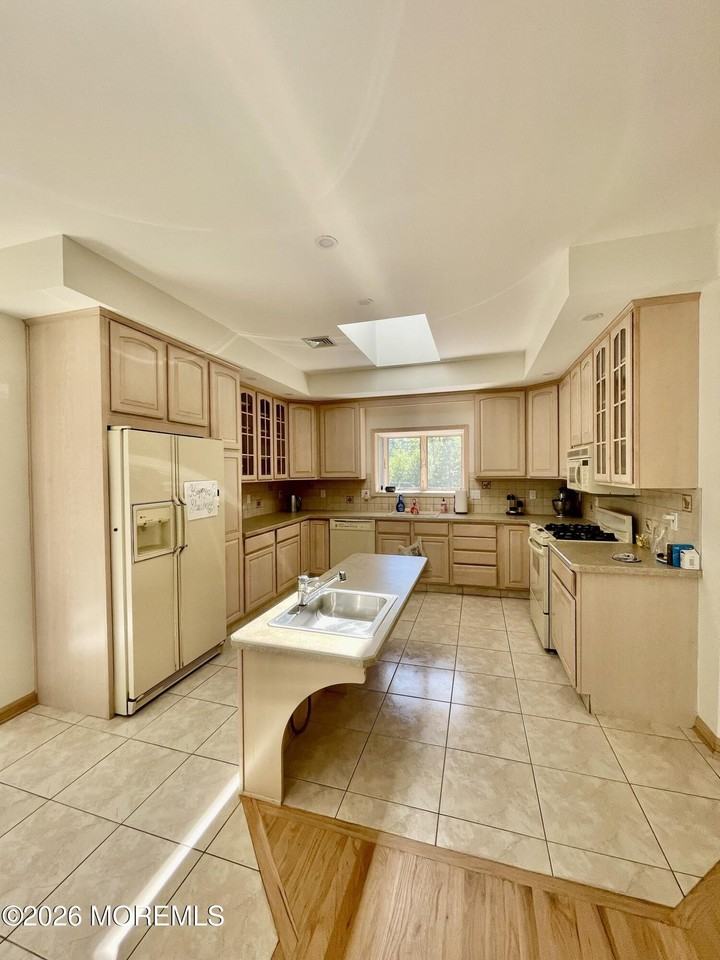 415 Windermere Ave - Photo 6 of 12