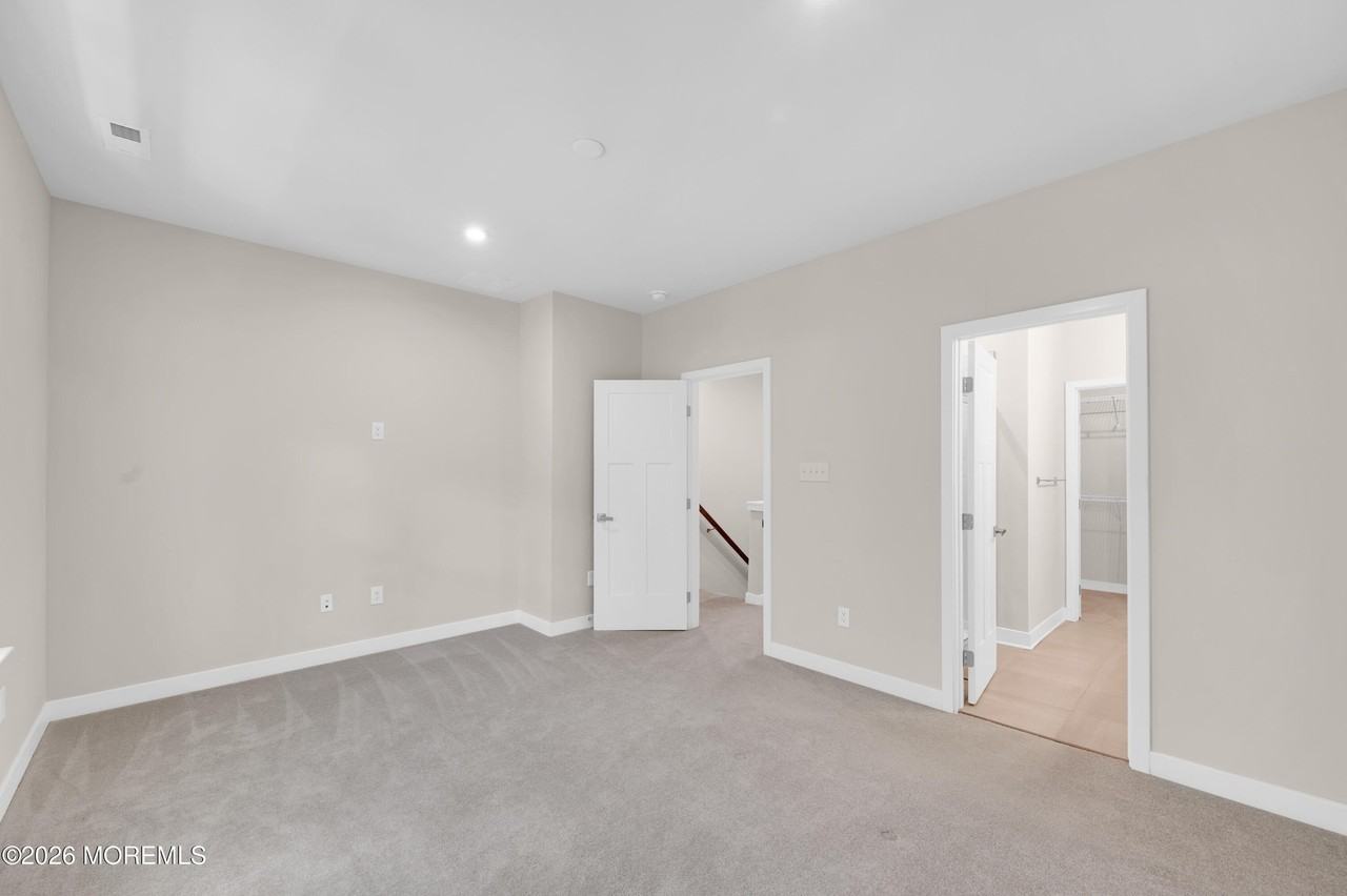 9 Halifax Rd - Photo 4 of 39