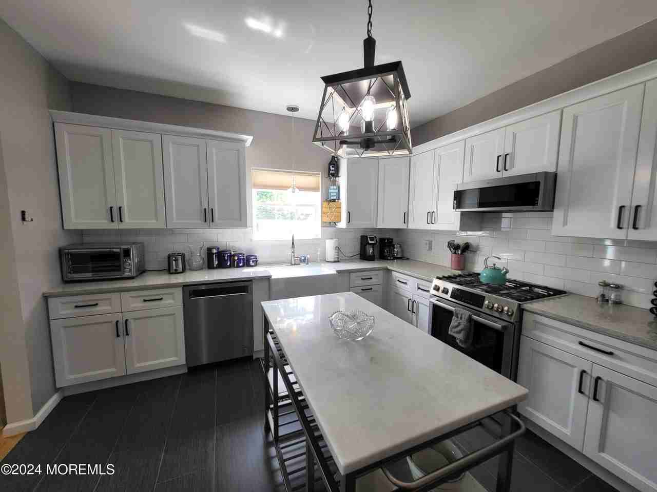 126 Elmwood Ave - Photo 7 of 29