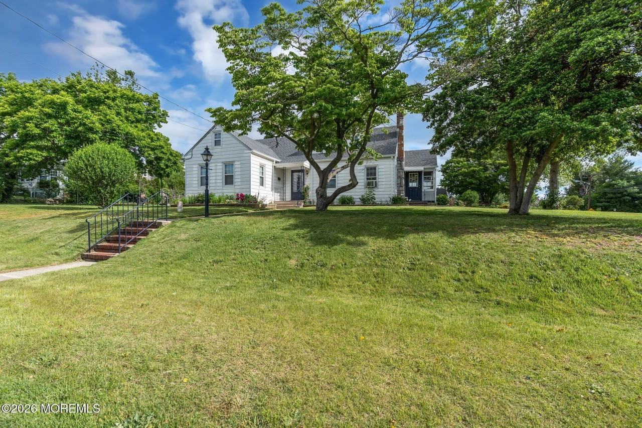 37 Highland Ave - Photo 5 of 50