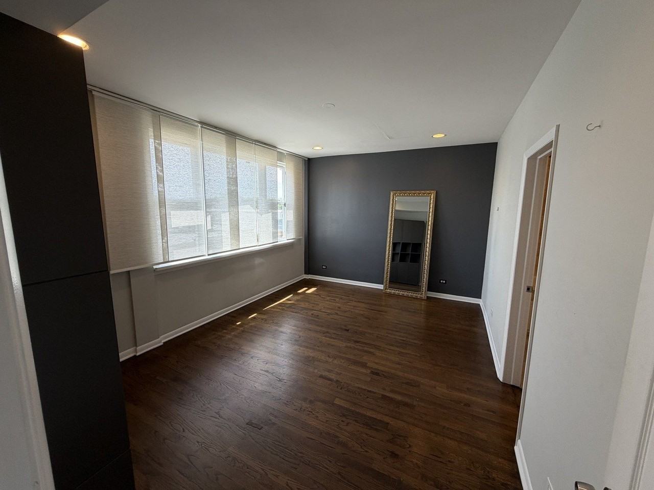 6135 N Broadway St #304 - Photo 6 of 11