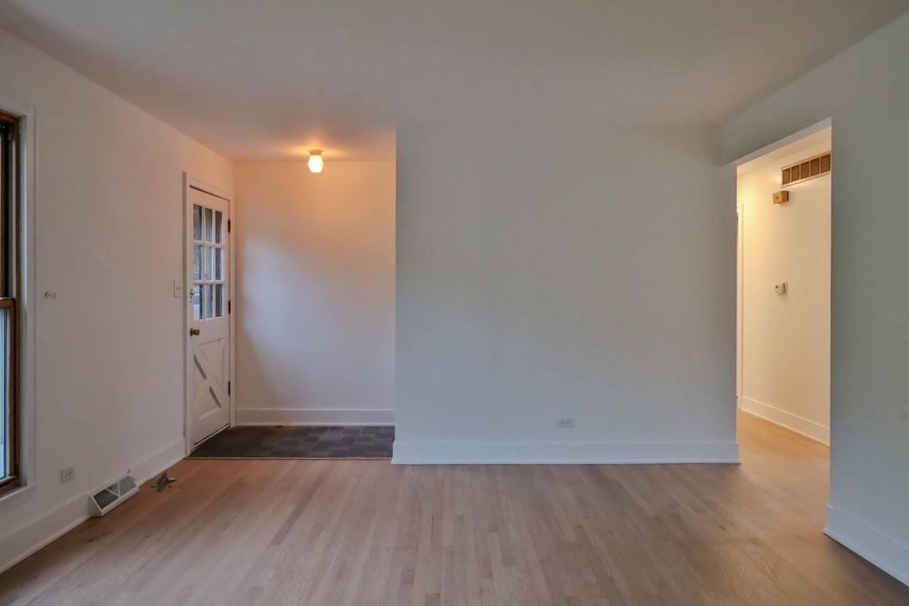30W162 Claymore Ln - Photo 7 of 31