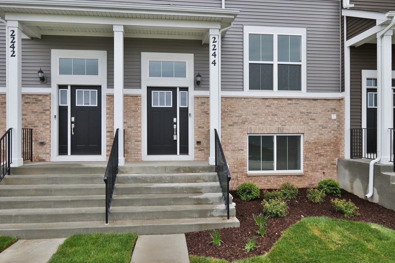 2244 Stonegate Rd - Photo 2 of 30