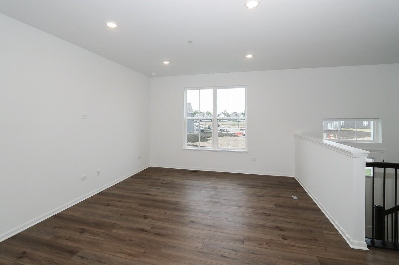 2244 Stonegate Rd - Photo 5 of 30