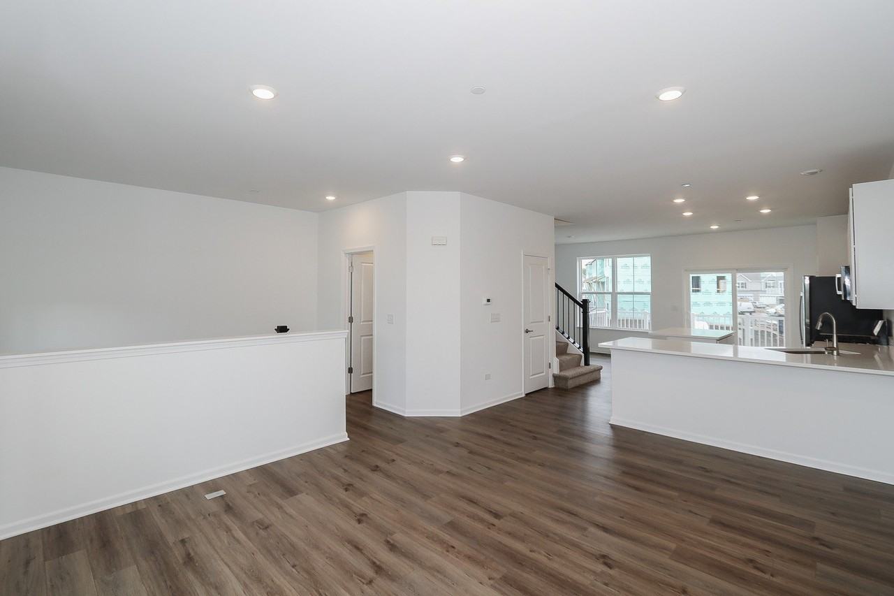 2244 Stonegate Rd - Photo 6 of 30