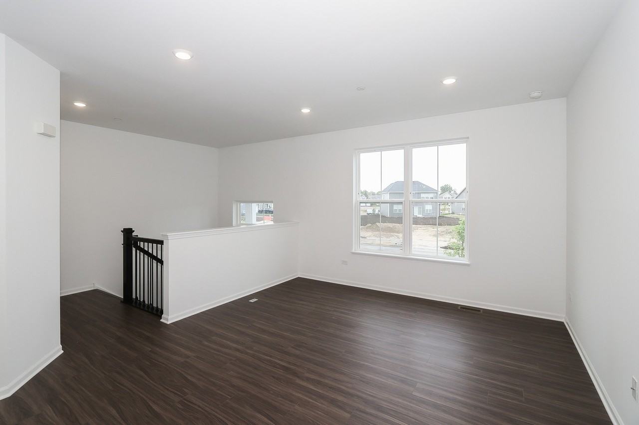 2252 Stonegate Rd - Photo 5 of 31