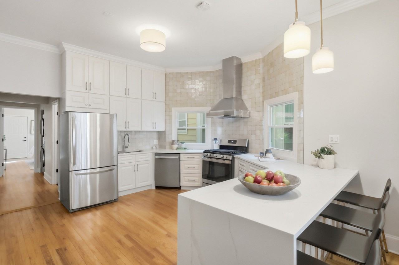 3053 N Seminary Ave #2 - Photo 7 of 12