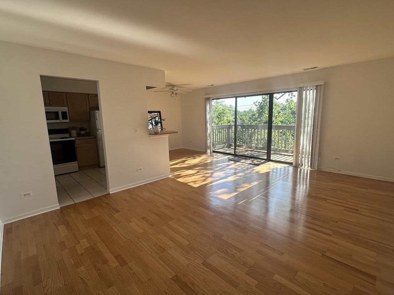 234 W Court Of Shorewood #3B - Photo 2 of 15