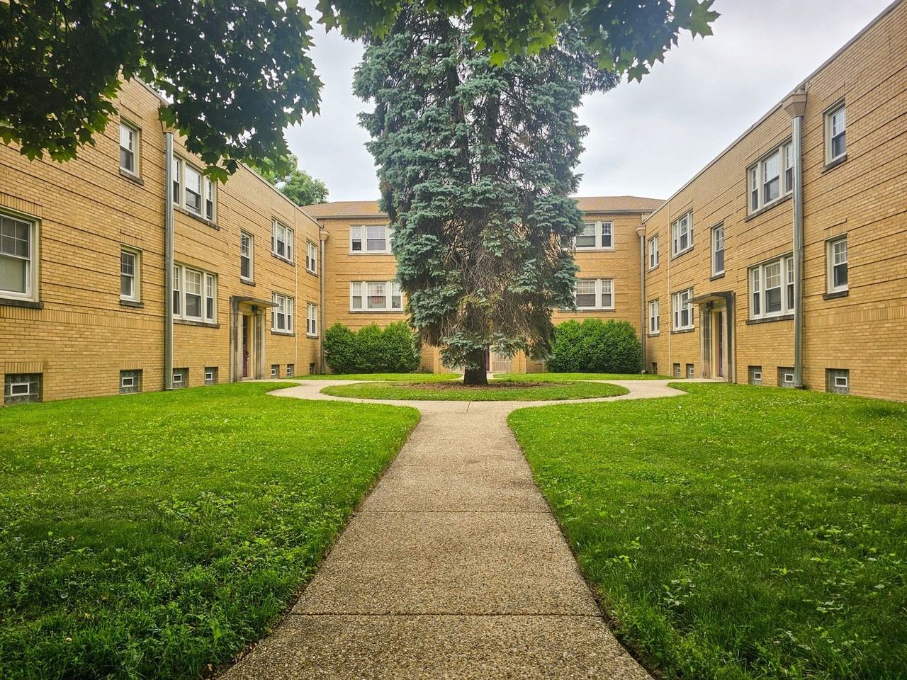 86 Lincoln Ave #2W