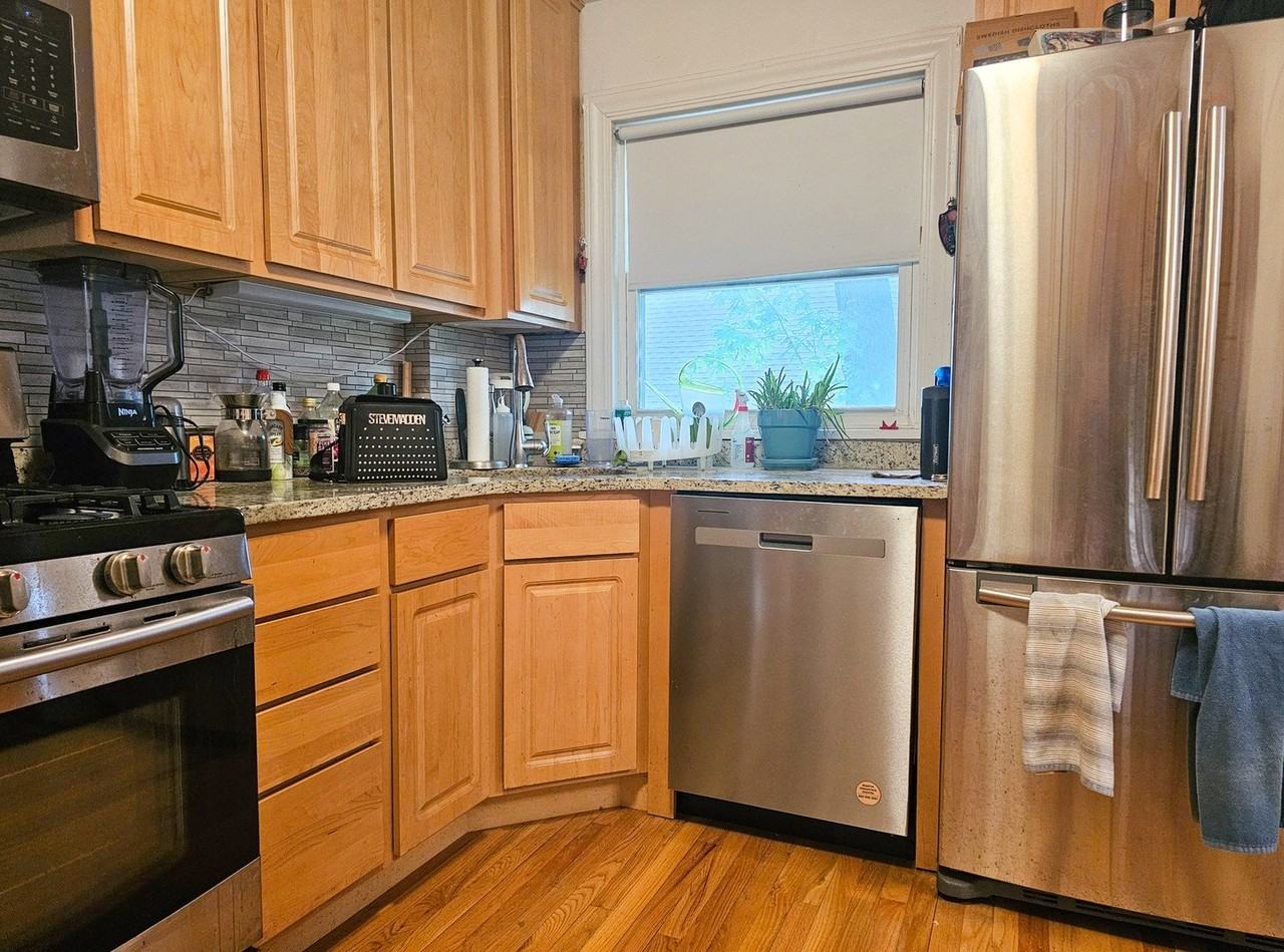 86 Lincoln Ave #2W - Photo 2 of 18