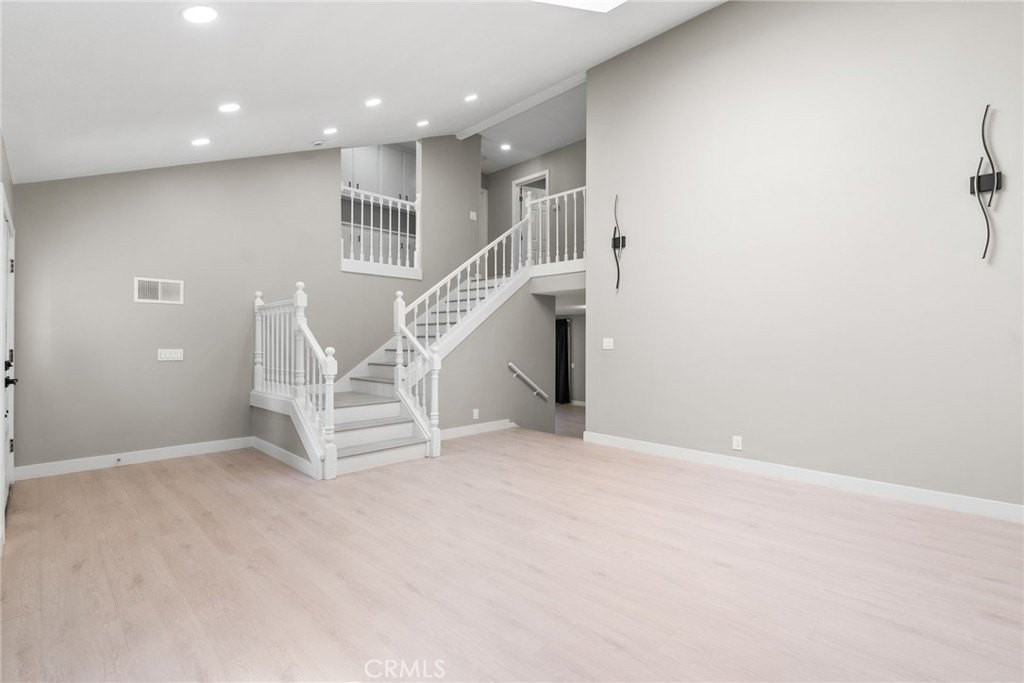 24746 Scott Ln - Photo 3 of 34