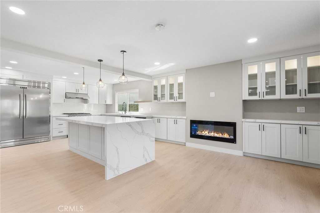 24746 Scott Ln - Photo 6 of 34