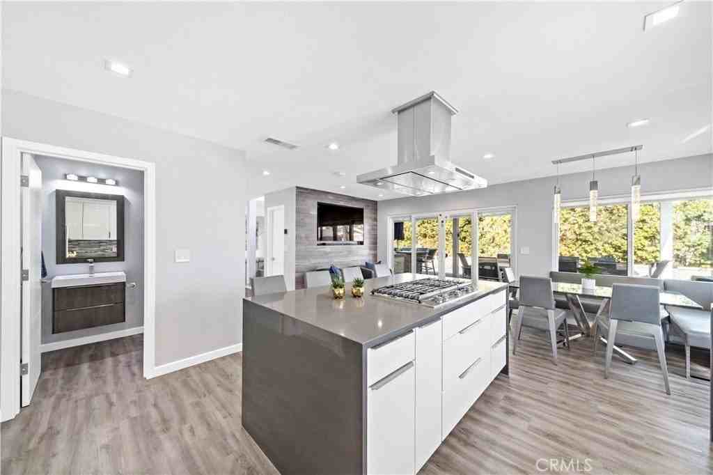8711 Mossford Dr - Photo 3 of 49