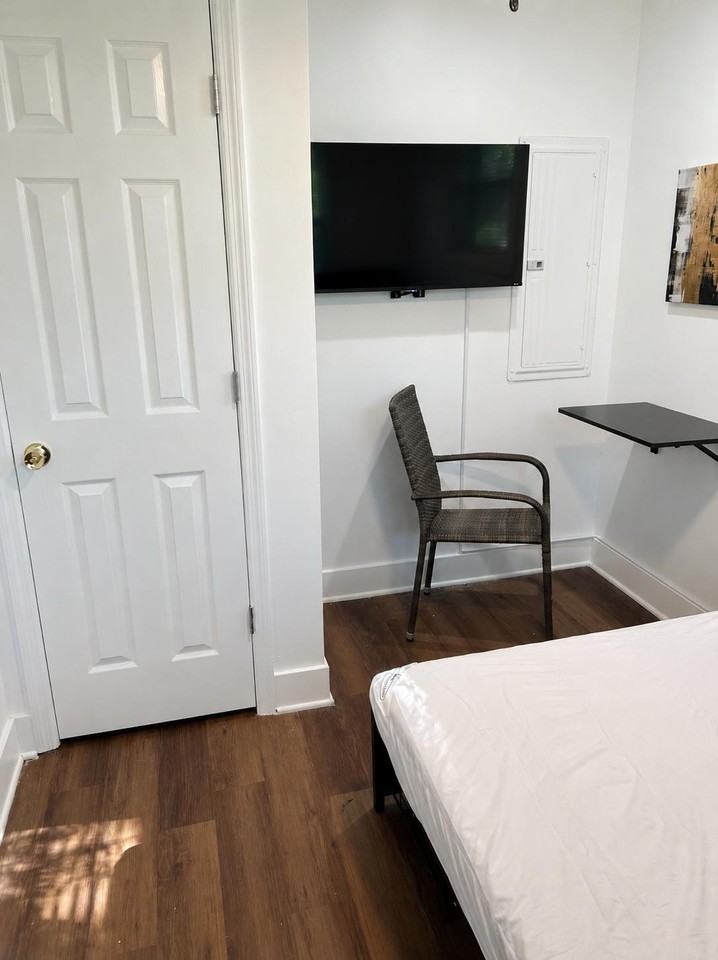 Avondale Cir - Photo 6 of 21